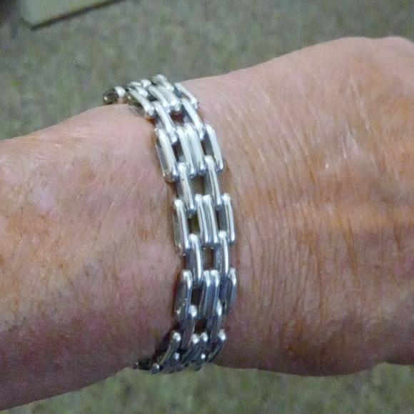 38 Gram Sterling Silver Bracelet - Picture 3 of 4